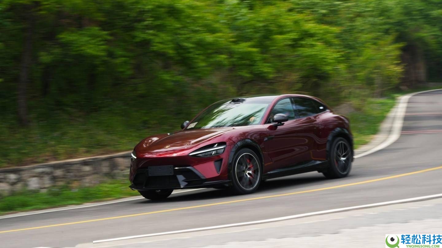 小米YU7 GT「车厘子红」实车图表态,纯血GT跑车级SUV 5月底震动退场