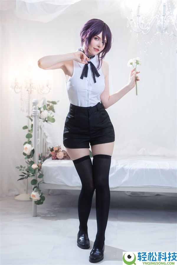 《生化4RE》阿什莉体模Cos格蕾丝美图 这身段颜值真棒