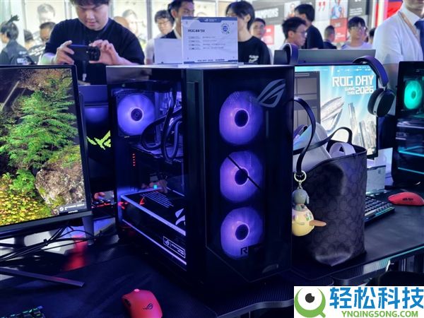 华硕发布ROG魔霸9X电脑：58L透明机箱 一秒变电竞房