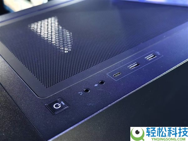 华硕发布ROG魔霸9X电脑：58L透明机箱 一秒变电竞房