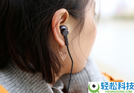 第一批降噪耳机受益者呈现 使用欠妥可致听力受损