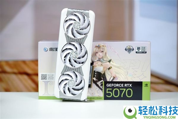 背板能当镜子,影驰RTX 5070星曜LUNA OC图赏