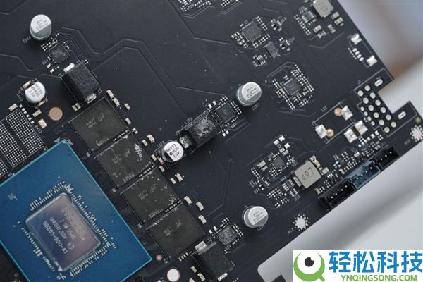 背板能当镜子,影驰RTX 5070星曜LUNA OC图赏