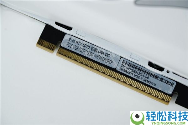 背板能当镜子,影驰RTX 5070星曜LUNA OC图赏