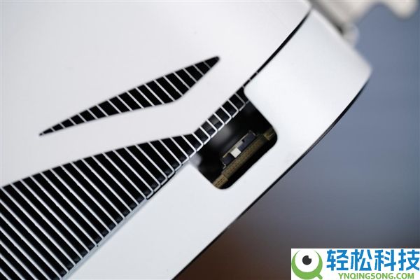 背板能当镜子,影驰RTX 5070星曜LUNA OC图赏