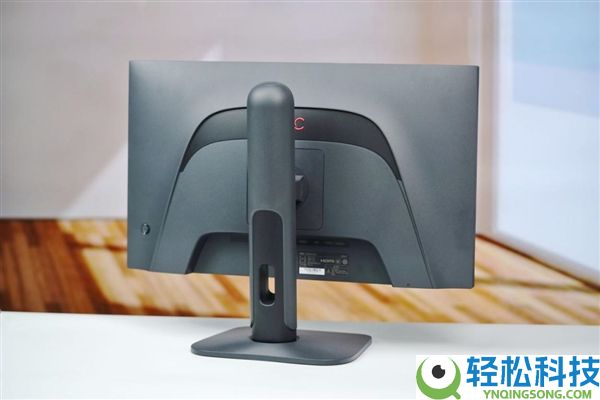 背板能当镜子,影驰RTX 5070星曜LUNA OC图赏