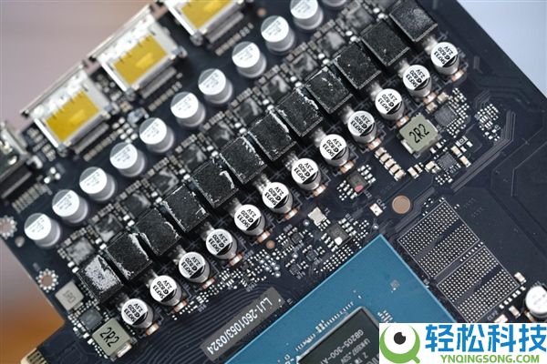 背板能当镜子,影驰RTX 5070星曜LUNA OC图赏