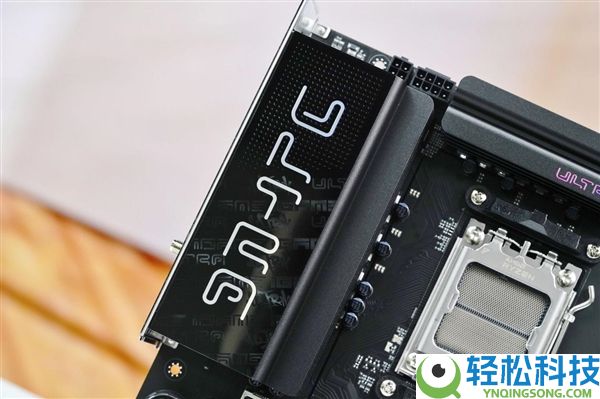 轻松打造千帧电竞主机 七彩虹iGame B850M Ultra-OC V14主板图赏